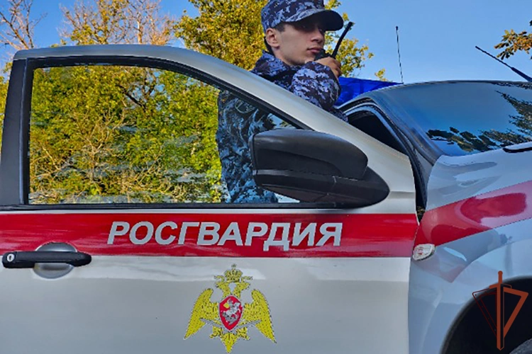 В Невинномысске росгвардейцы помогли дезориентированной пожилой женщине