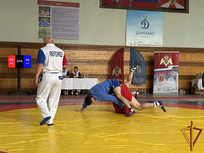 Чемпионат Центрального округа Росгвардии по самбо и боевому самбо завершился в Москве