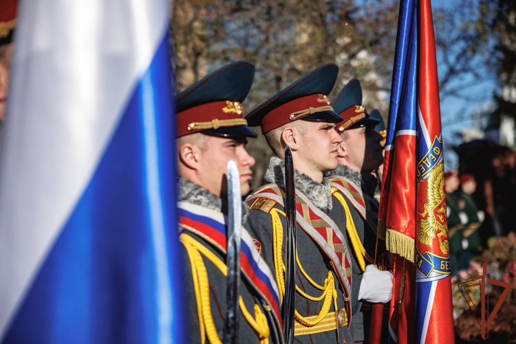 В Екатеринбурге открыт памятник легендарному начальнику военной контрразведки генерал-лейтенанту Ивану Устинову