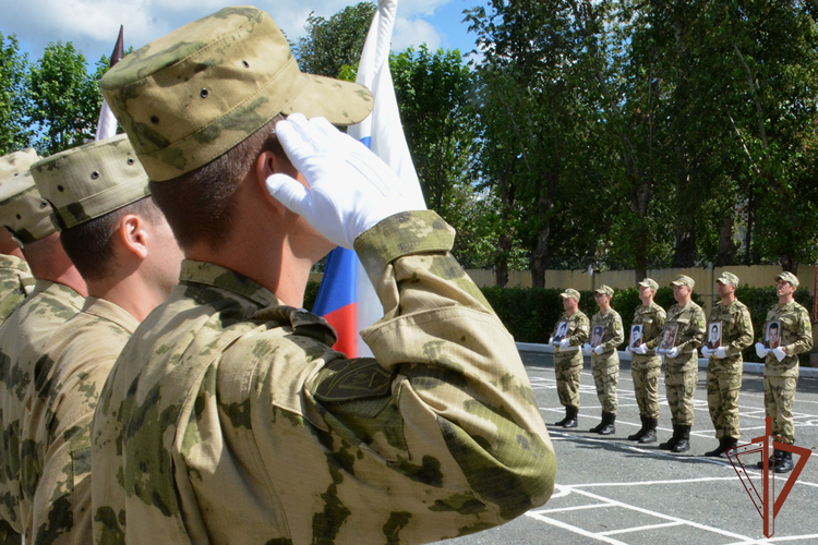 В кинологическом центре Уральского округа Росгвардии почтили память товарищей, погибших при исполнении воинского долга