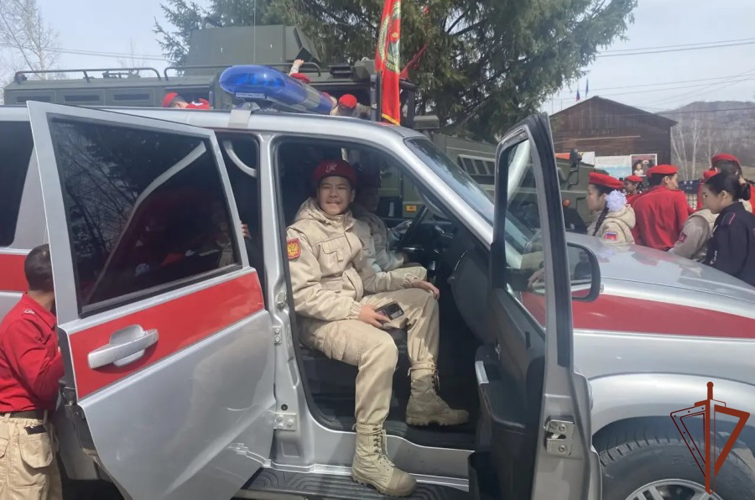 Росгвардейцы в Туве приняли участие в республиканском автопробеге «Десять лет в едином строю»