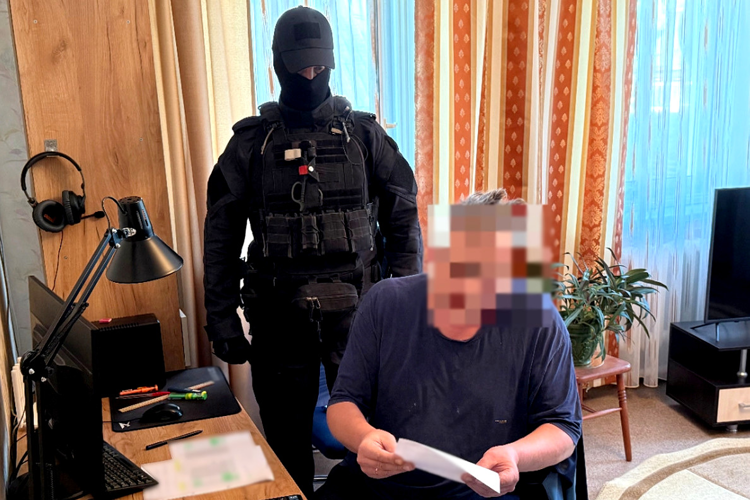 При силовой поддержке спецназа Росгвардии задержан житель Кургана, подозреваемый в финансировании терроризма (видео)