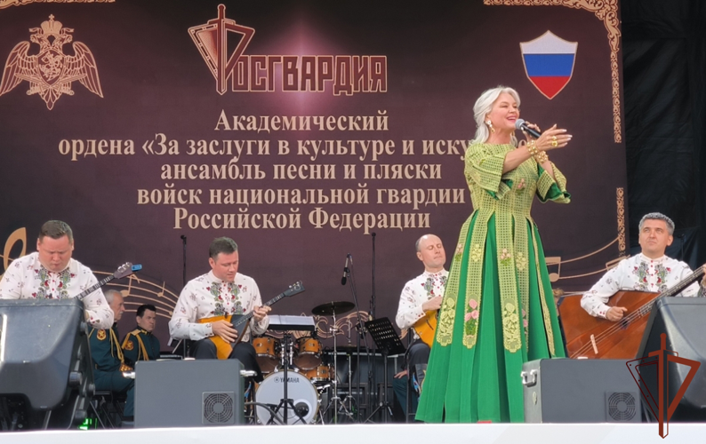 Академический ансамбль Росгвардии поздравил ульяновцев с Днем города