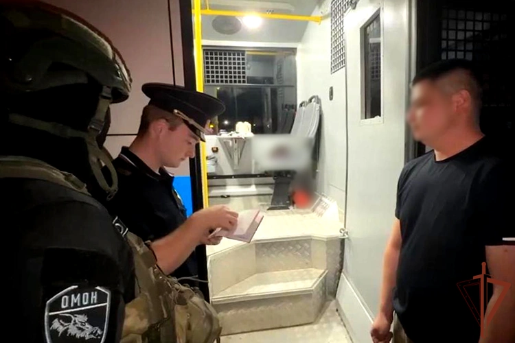 В Тюмени при участии спецназа Росгвардии задержано более 200 нарушителей миграционного законодательства