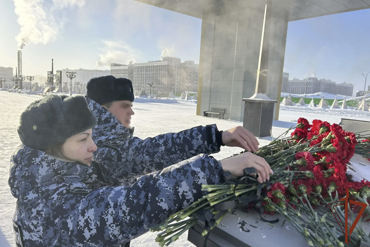 В День защитника Отечества в Уральском округе Росгвардии прошли памятные мероприятия