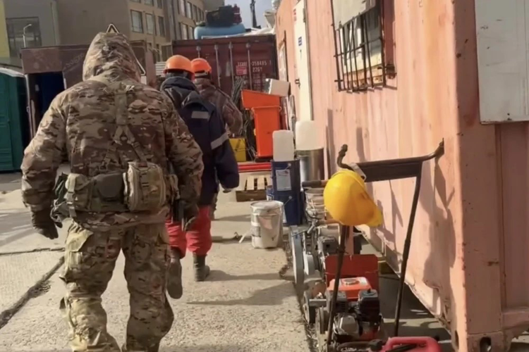 В Новосибирской области при силовой поддержке спецназа Росгвардии проходят миграционные рейды (видео)