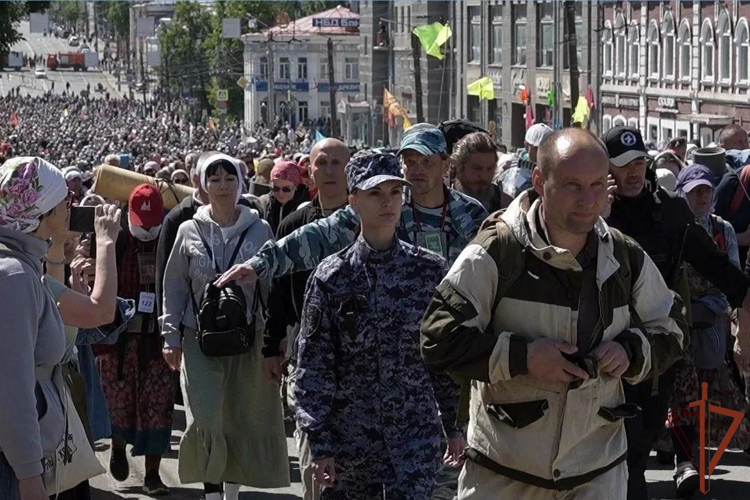 В Кировской области росгвардейцы обеспечили безопасность Великорецкого крестного хода