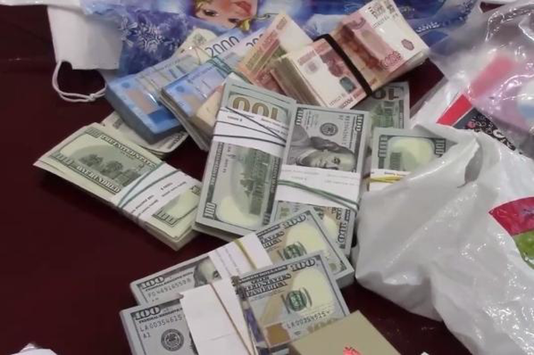 В Ульяновске спецназ Росгвардии оказал содействие при задержании группы мошенников, похитивших более 100 миллионов рублей (видео)