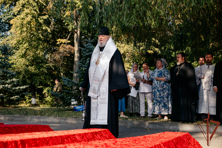 В Курске прошла церемония захоронения останков солдат и мирных граждан, погибших в годы Великой Отечественной войны