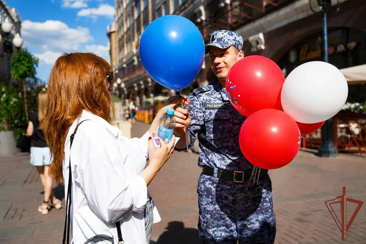 Росгвардейцы приняли участие в акции «Российский триколор» в Москве
