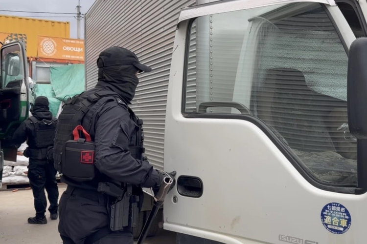 В Новосибирской области при силовой поддержке спецназа Росгвардии проходят миграционные рейды (видео)