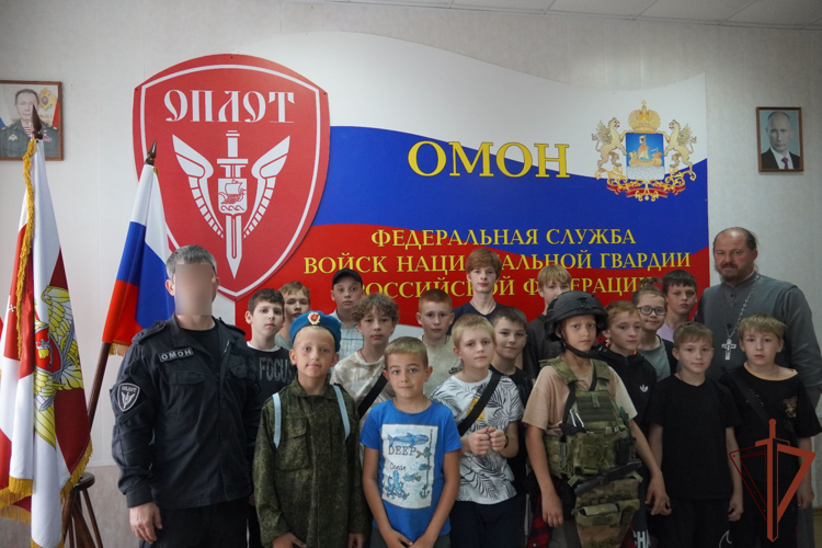 В Костроме росгвардейцы провели день открытых дверей