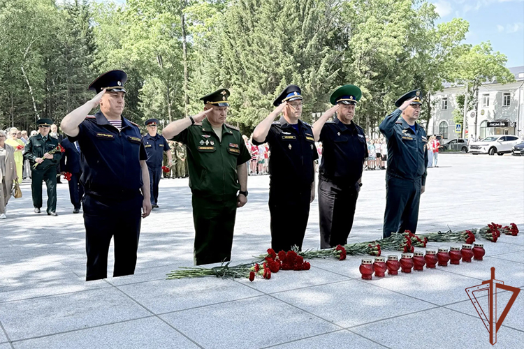 На Дальнем Востоке росгвардейцы приняли участие в мероприятиях, посвященных Дню памяти и скорби