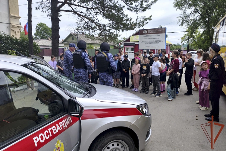 На Дальнем Востоке продолжается проведение акции «Каникулы с Росгвардией»