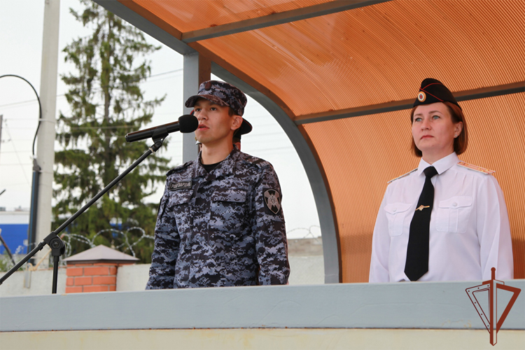 В Тюмени молодые сотрудники вневедомственной охраны Росгвардии завершили обучение