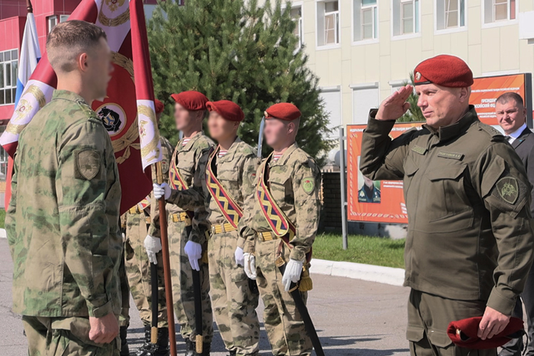 На Дальнем Востоке военнослужащие спецназа Росгвардии приняли участие в испытаниях на право ношения крапового берета