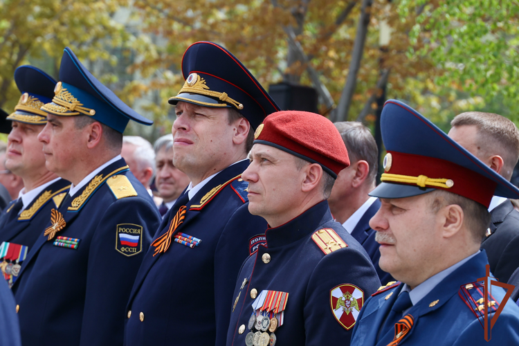 Офицер Росгвардии принял участие в открытии мемориала в Волгограде