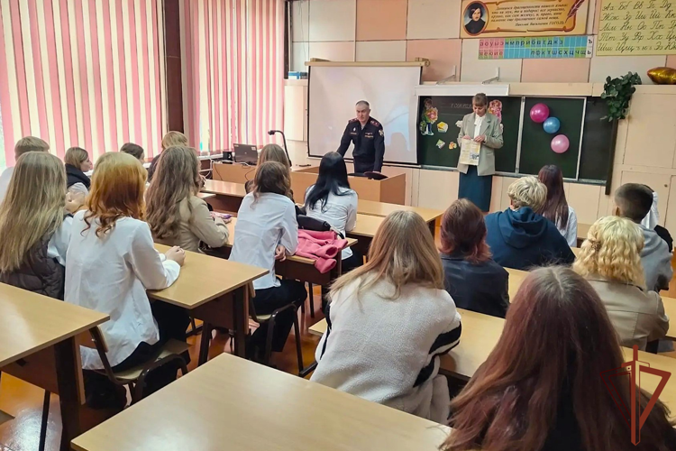В регионах Сибири росгвардейцы приняли участие в торжественных мероприятиях, посвященных Дню знаний