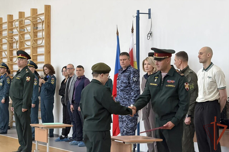 На Дальнем Востоке состоялись патриотические мероприятия с подшефными классами Росгвардии