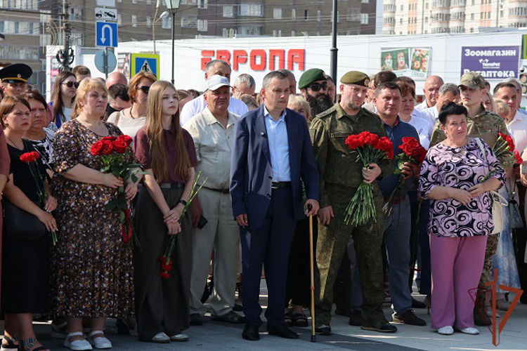 В Курске росгвардейцы приняли участие в митинге, посвященном второй годовщине вторжения ВСУ на территорию области
