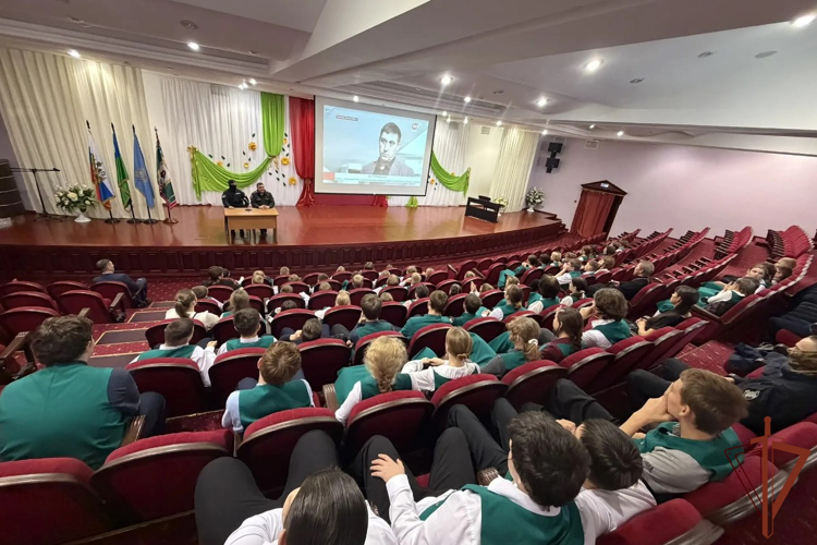В Уральском округе росгвардейцы провели комплекс профилактических и профориентационных мероприятий