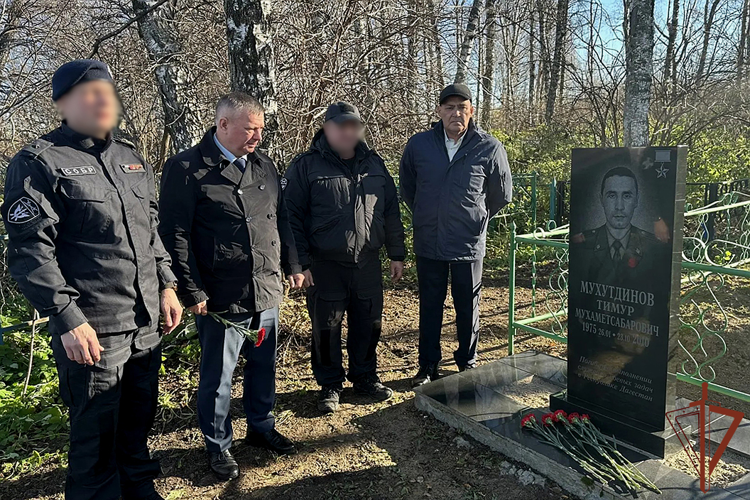 Память Героя России сотрудника СОБР Тимура Мухутдинова почтили в Тюменской области