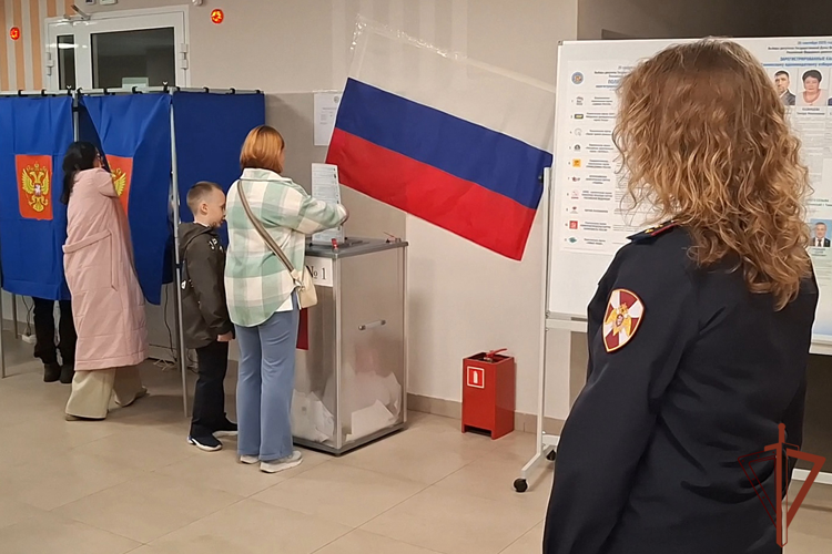 Росгвардейцы обеспечили безопасность в период проведения Единого дня голосования на Урале