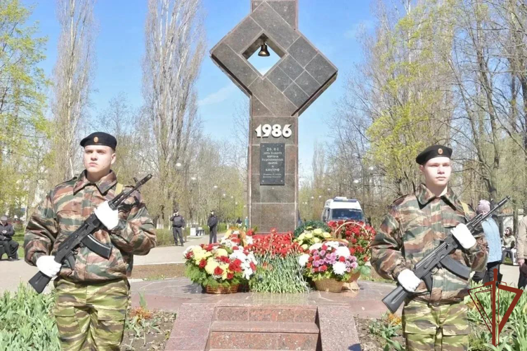 В Приволжском округе Росгвардии прошли памятные мероприятия, посвященные 40-летию катастрофы на Чернобыльской АЭС