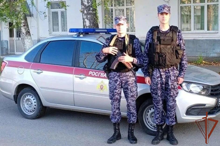 В Прикамье росгвардейцы оказали помощь мужчине при приступе эпилепсии