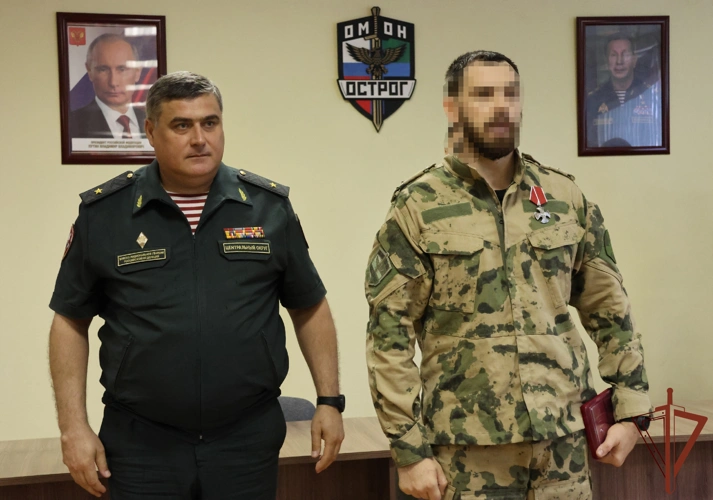 В Белгороде отличившимся росгвардейцам вручены государственные награды