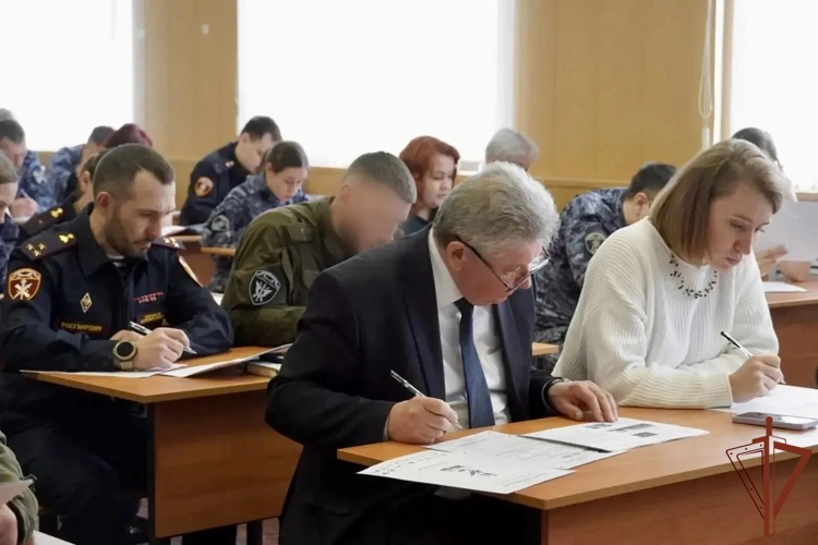 «Диктант Победы» написали росгвардейцы в Центральной России (видео)