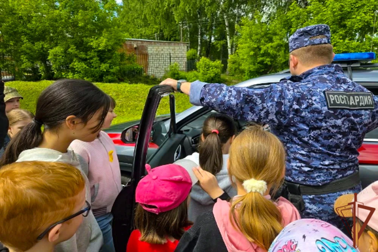 Росгвардейцы организовали патриотическое мероприятие для юных жителей Подмосковья (видео)