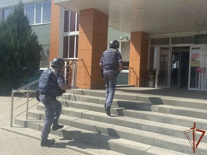 В Белгородской области росгвардейцы отработали алгоритм действий в случае чрезвычайных ситуаций на избирательных участках
