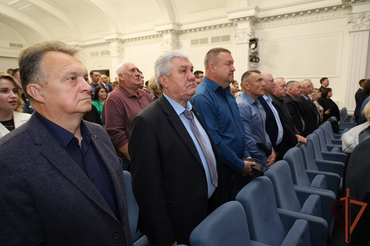 В Казани состоялось торжественное мероприятие к 60-летию образования специальных моторизованных воинских частей Росгвардии (видео)