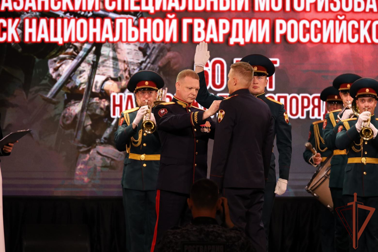 В Казани состоялось торжественное мероприятие к 60-летию образования специальных моторизованных воинских частей Росгвардии (видео)