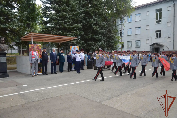В Приволжье росгвардейцы приняли участие в мероприятиях, посвященных Дню знаний