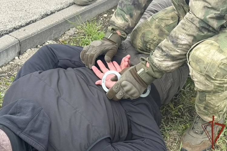 В Тольятти при содействии Росгвардии пресечена деятельность группы, специализировавшейся на хищениях денежных средств у пожилых граждан