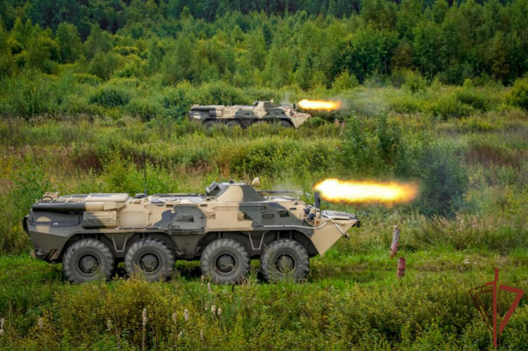 Боевые стрельбы из БТР провели росгвардейцы под Петербургом (видео)