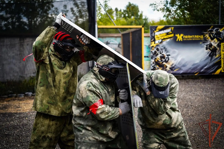 В Москве прошел пейнтбольный турнир, посвященный дню образования военно-политических подразделений Росгвардии (видео)