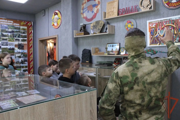 Росгвардейцы провели праздничные мероприятия для юных жителей Сибири