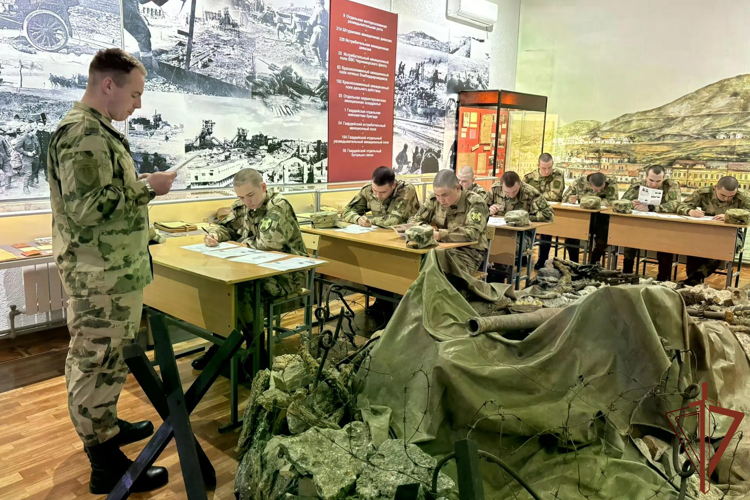 Акцию «Диктант Победы» поддержали в Южном округе Росгвардии