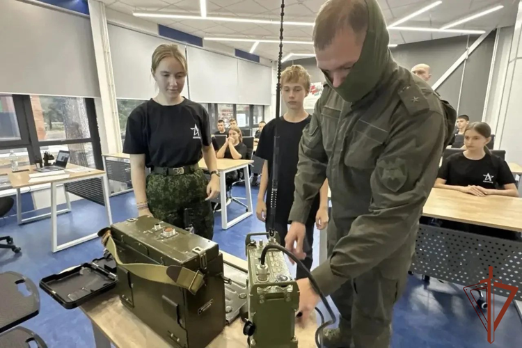Мероприятия по военно-патриотическому воспитанию молодёжи провели росгвардейцы в Сибири