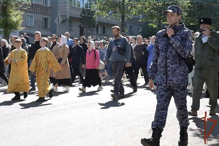 В Кировской области росгвардейцы обеспечили безопасность Великорецкого крестного хода