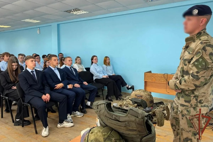 В Приволжье росгвардейцы почтили память жертв терактов в День солидарности в борьбе с терроризмом