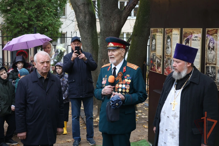 В Москве при участии росгвардейцев открыт мемориал «Дети Победы»