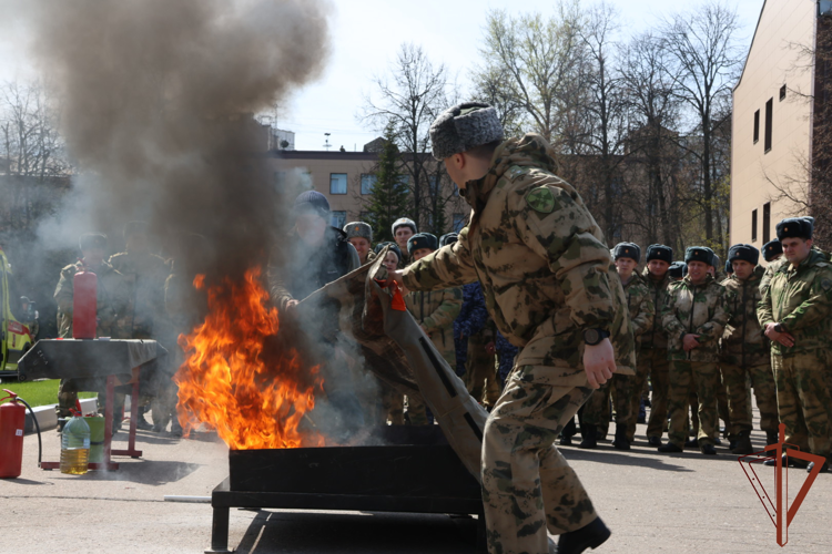 Противопожарная тренировка состоялась в управлении Центрального округа Росгвардии в Москве