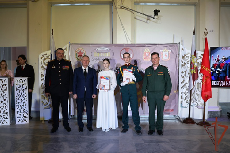 Первый кадетский бал «Гвардейской смены» прошел в Нижнем Новгороде (видео)