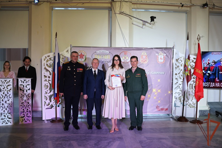 Первый кадетский бал «Гвардейской смены» прошел в Нижнем Новгороде (видео)