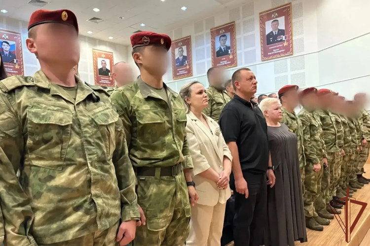 В Башкортостане вручили краповый берет матери погибшего бойца спецназа Росгвардии (видео)