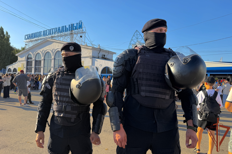 Росгвардия обеспечила безопасность проведения матча Кубка России в Астрахани